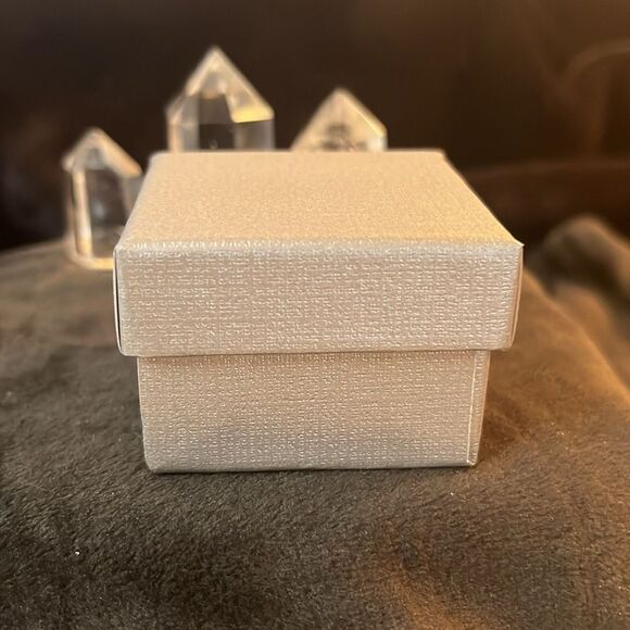 New Natural Beautiful Solid Hand Carved Crystal Quartz Band Ring Size 9 - Picture 7 of 7